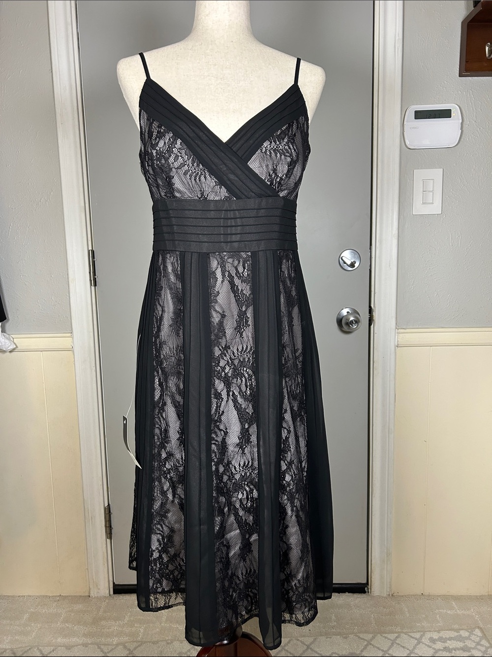 vintage Ann Taylor LOFT black floral lace overlay cocktail dress Size 8 NWT